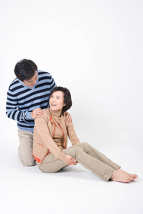 Middle-Aged Couple (Middle-aged couple)099
