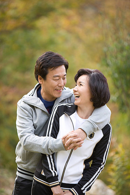 Middle-Aged Couple (Middle-aged couple)021
