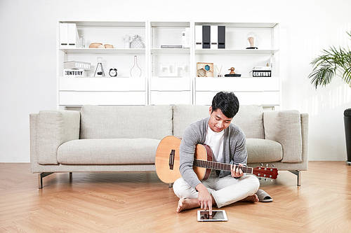 Men's Single Life 335
