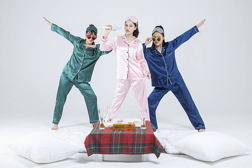 Pajama Party 095