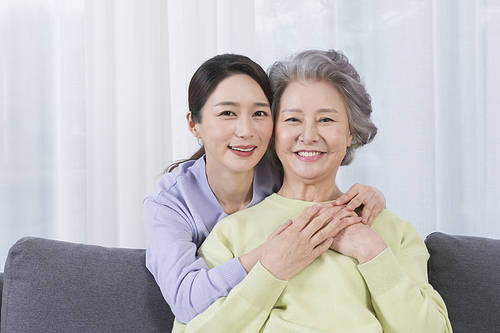 Mother and daughter old 005
