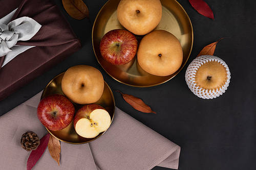 Holiday_Pears and Apples